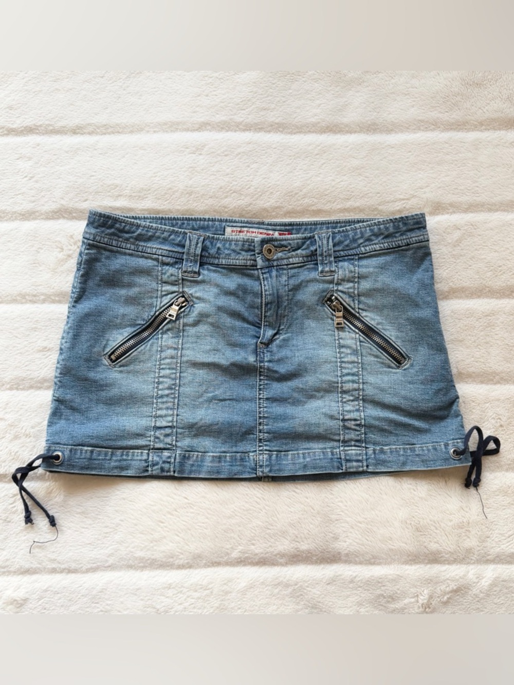 Vintage Y2K Guess Low Rise Denim Mini Skirt Size 28